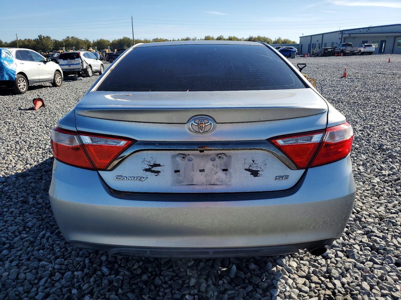 2015 Toyota Camry Se - Image 6