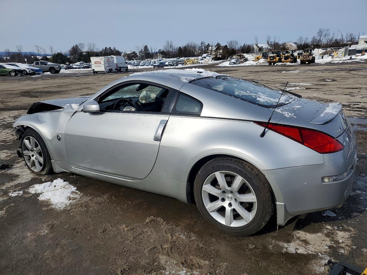 2005 Nissan 350Z Base - Image 2