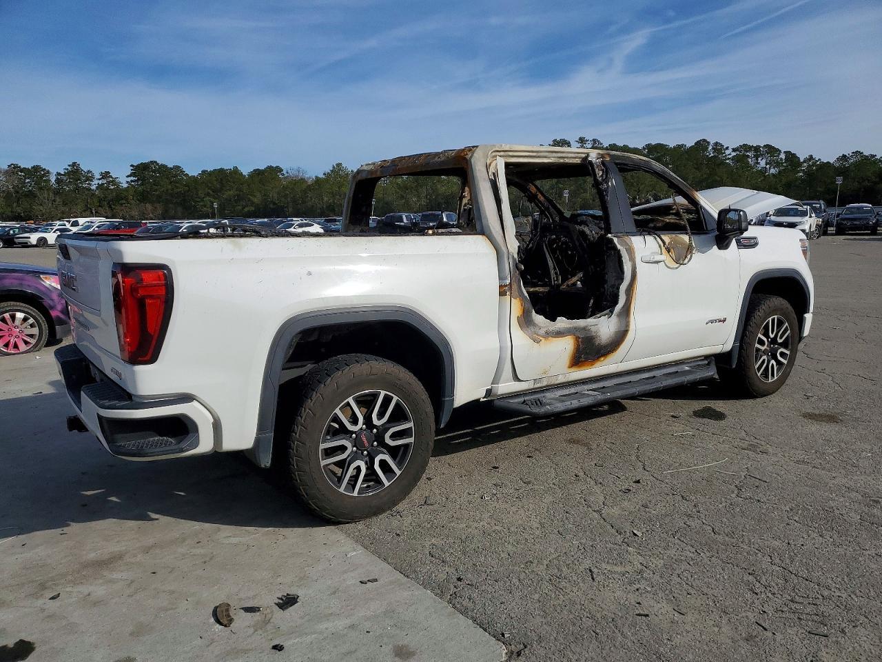 2020 GMC Sierra K1500 At4 - Image 3
