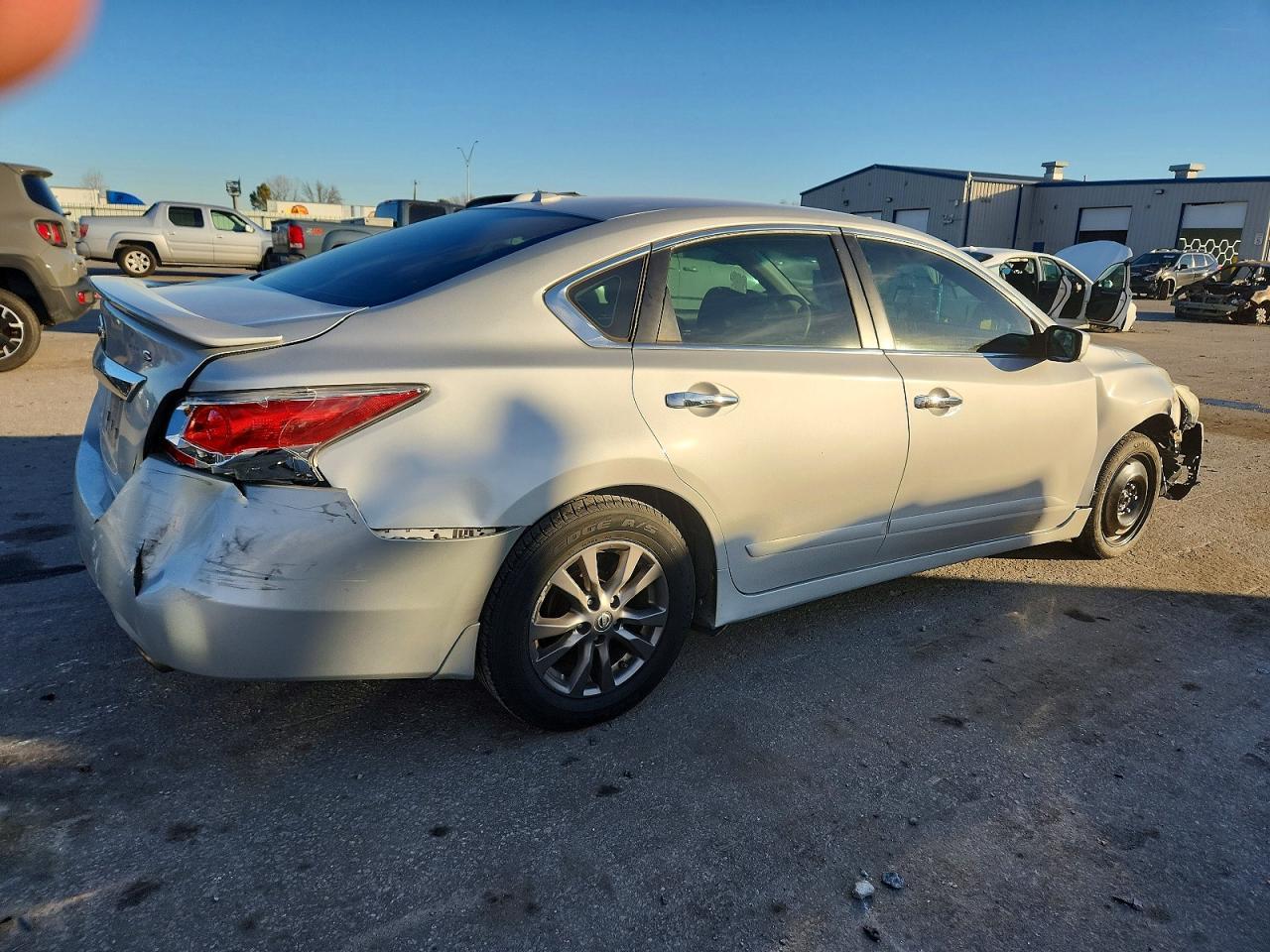 2015 Niss Altima 2.5 - Фото 3