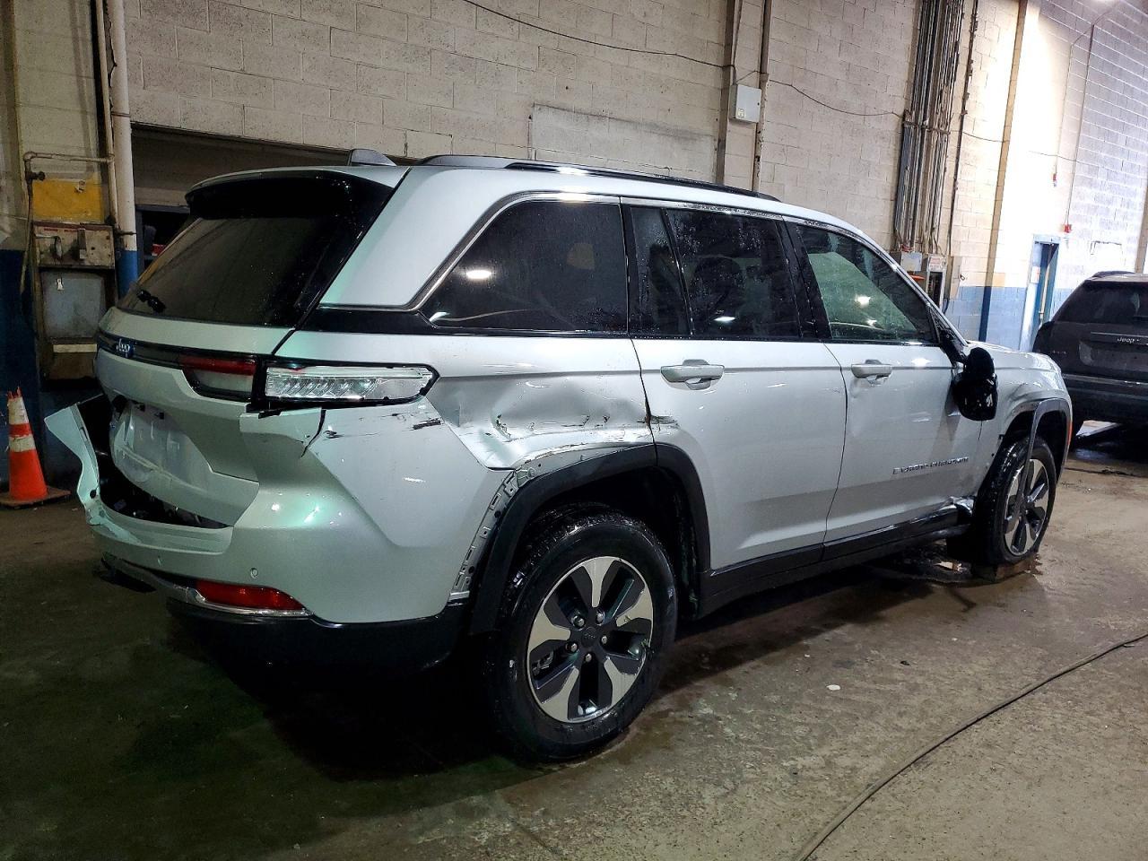2025 Jeep Grand Cherokee 4Xe - Фото 3