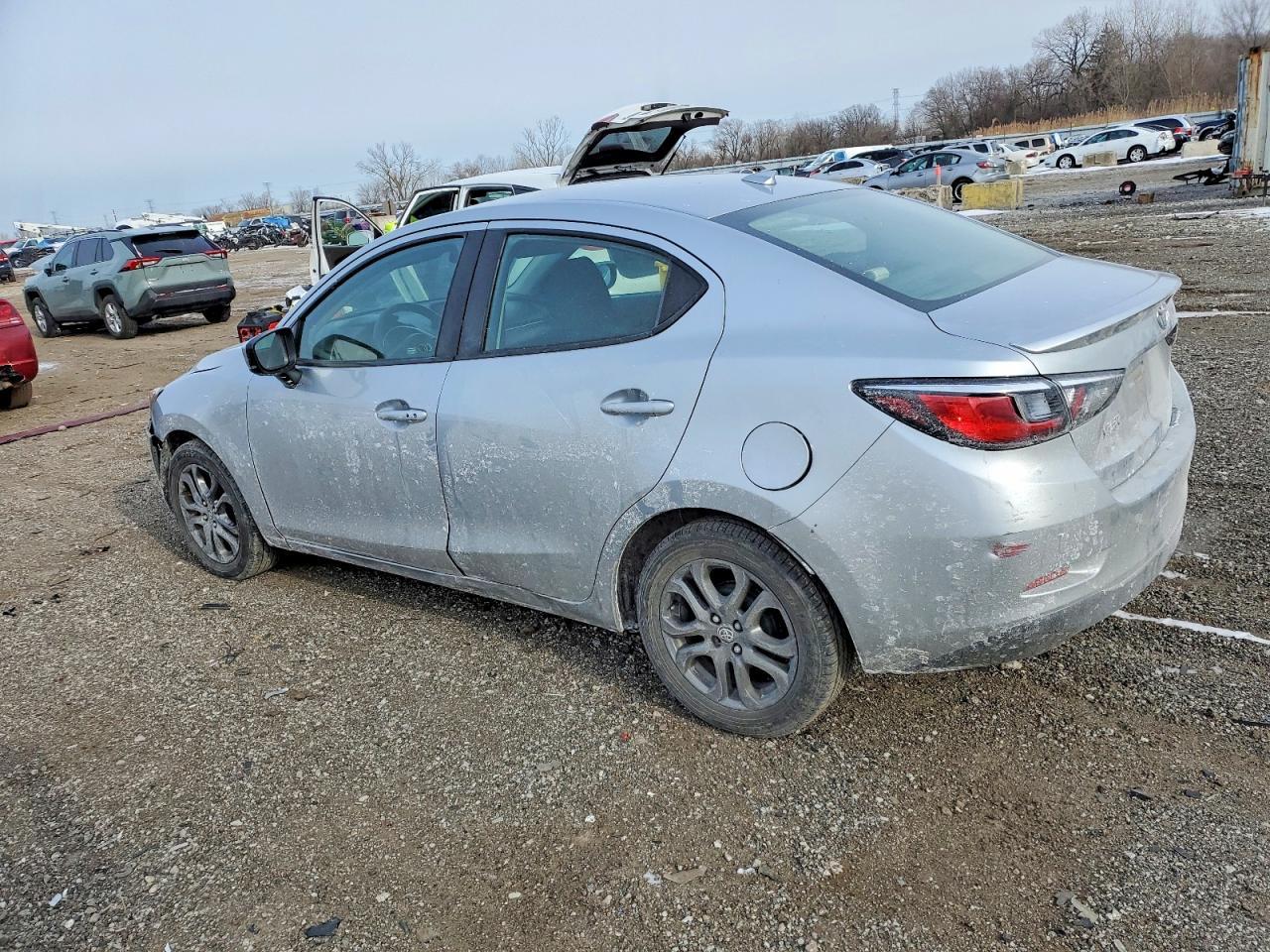 2019 Toyota Yaris - Фото 2
