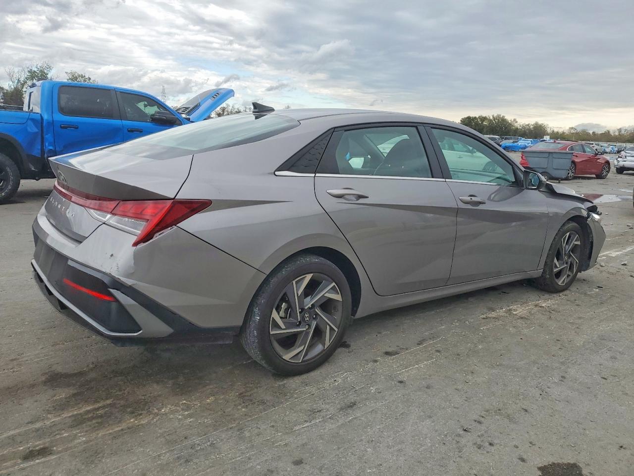 2024 Hyundai Elantra Sel - Image 3