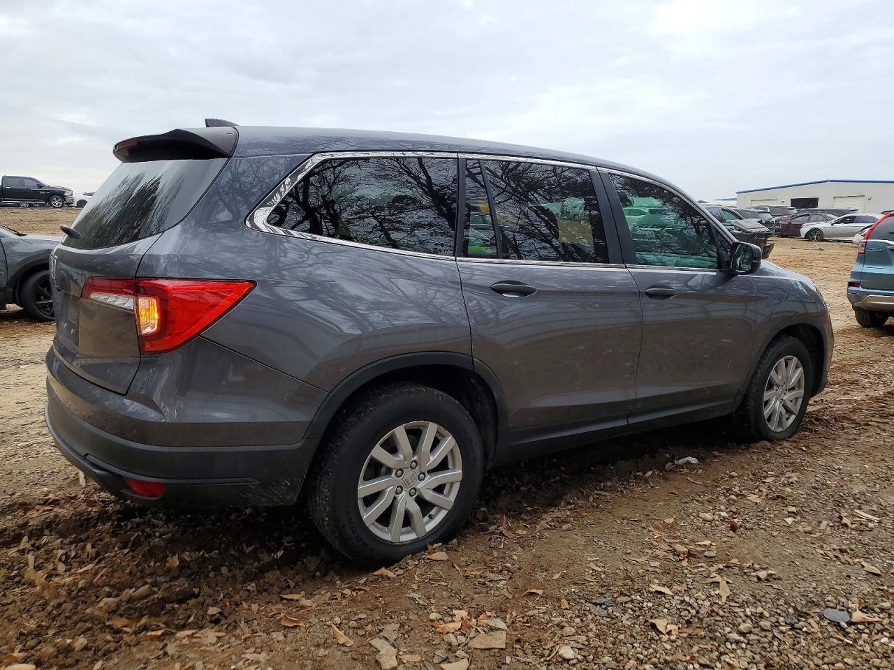 2020 Honda Pilot Lx - Фото 3