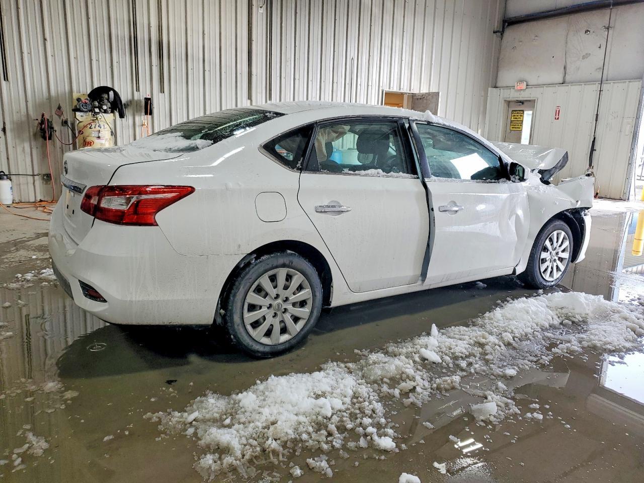 2019 Nissan Sentra S - Фото 3