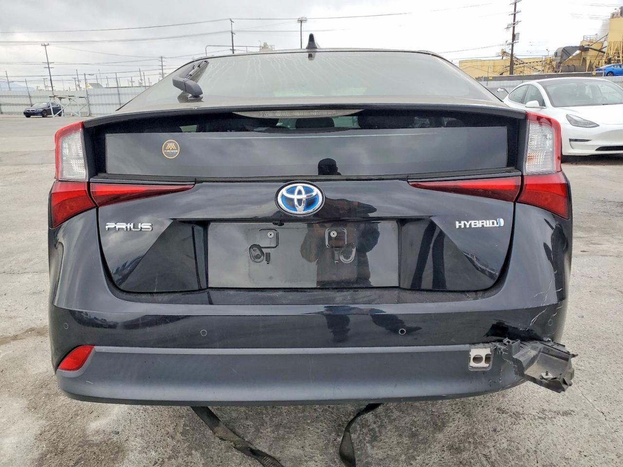 2020 Toyota Prius L - Фото 6