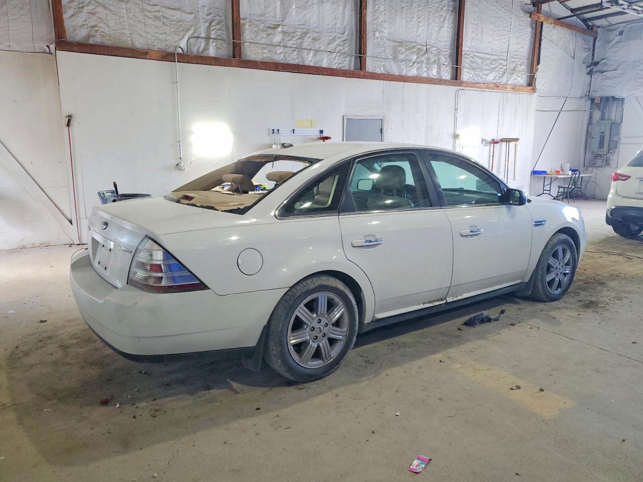 2008 Ford Taurus Limited - Image 3