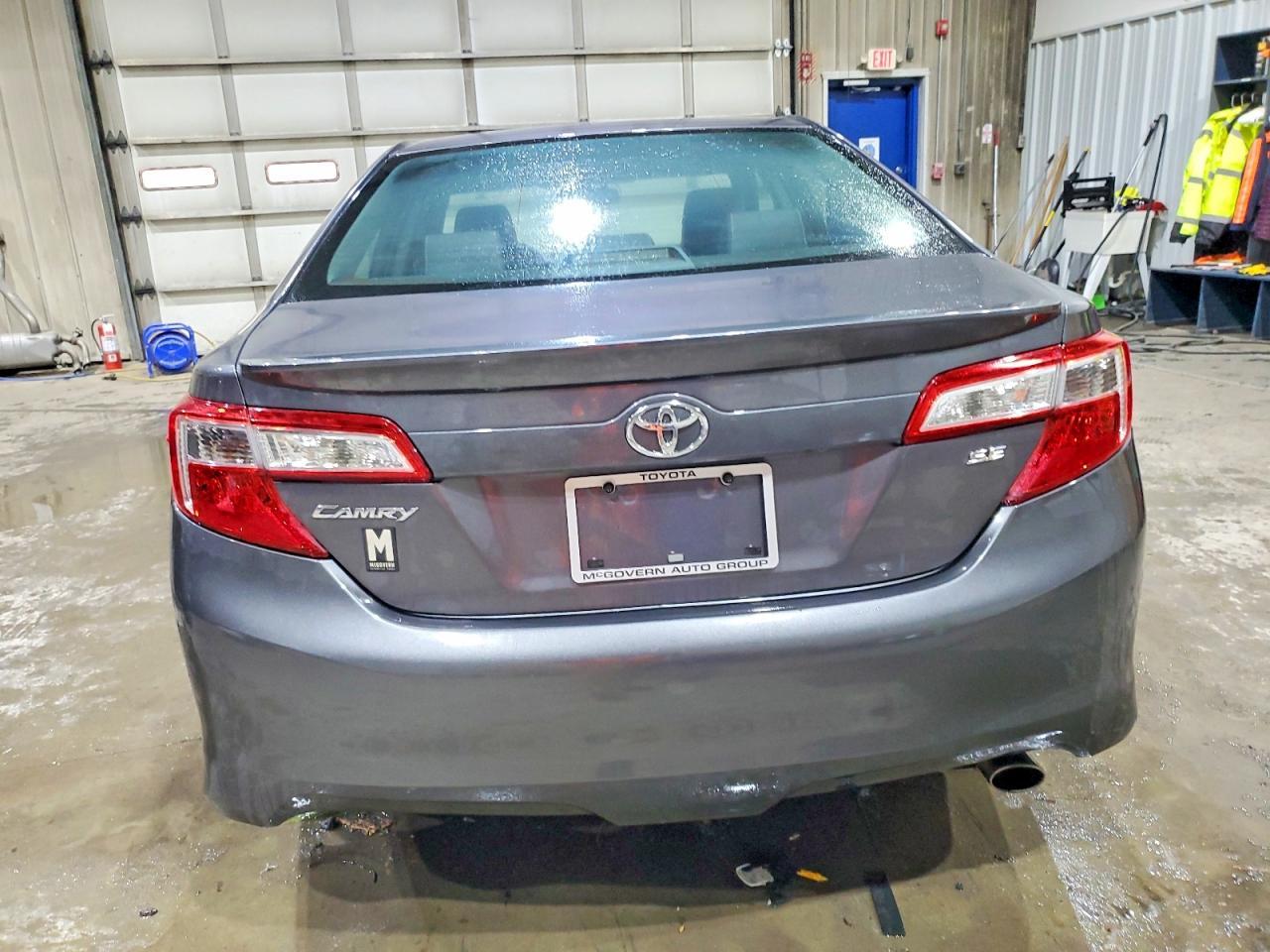 2014 Toyota Camry Se - Image 6