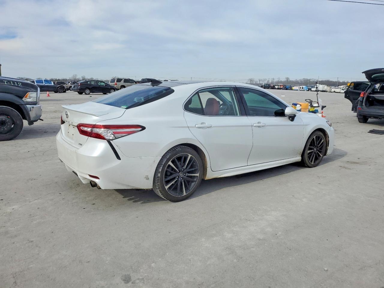 2019 Toyota Camry Xse - Фото 3