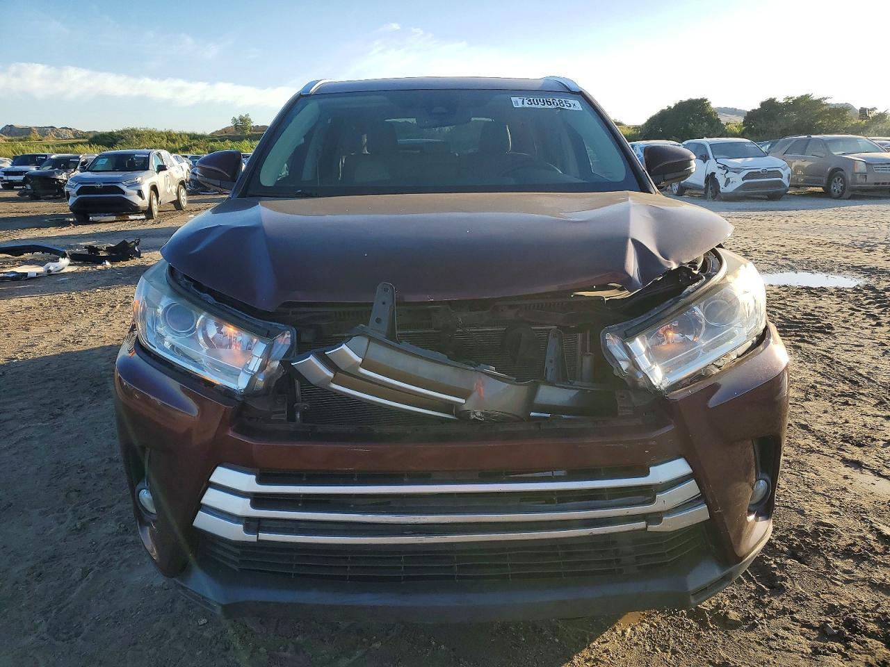 2019 Toyota Highlander Se - Image 5