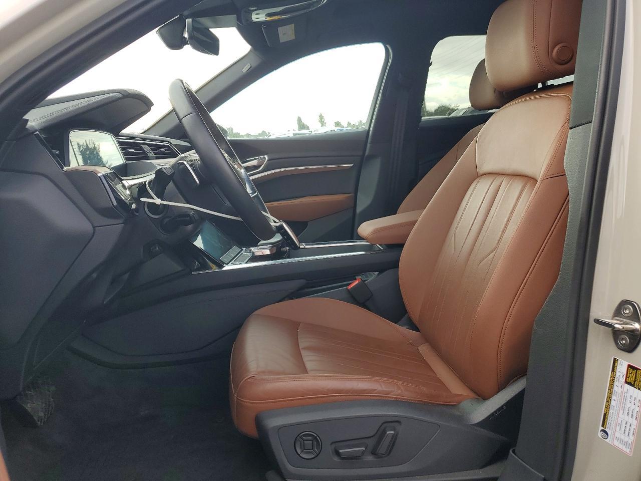 2022 Audi E-Tron Premium - Image 7