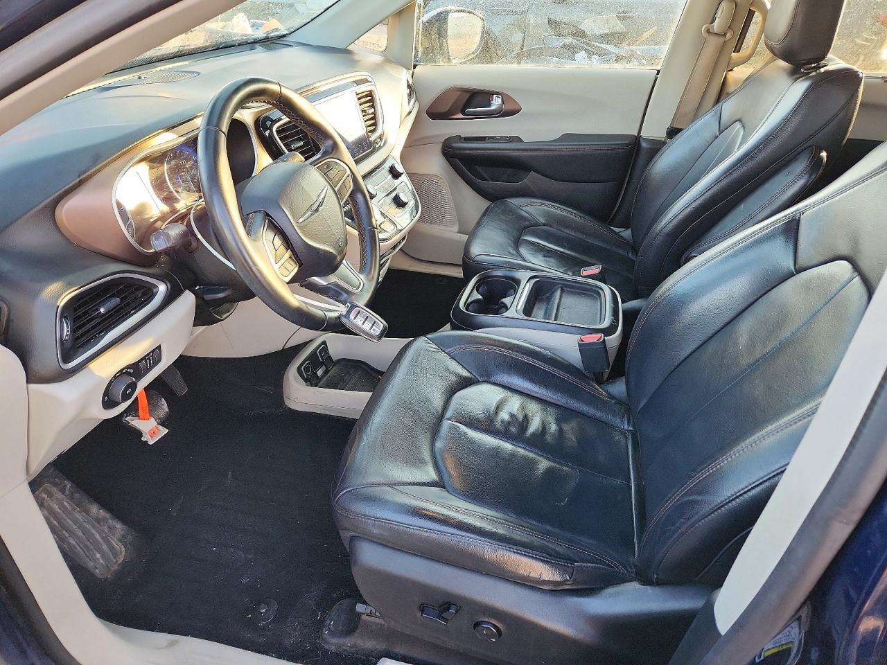 2017 Chrysler Pacifica Touring L - Фото 7