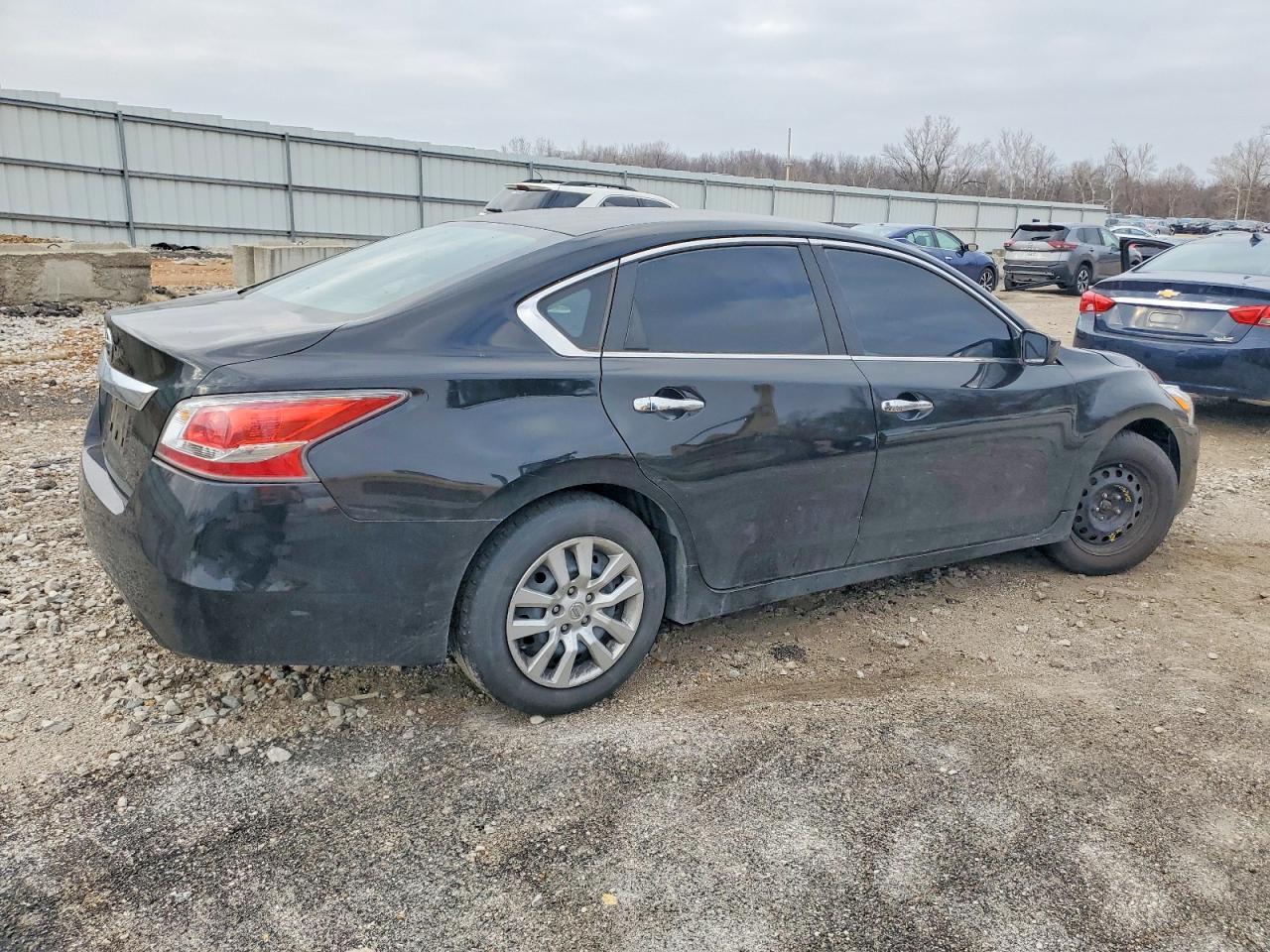 2015 Nissan Altima 2.5 - Фото 3