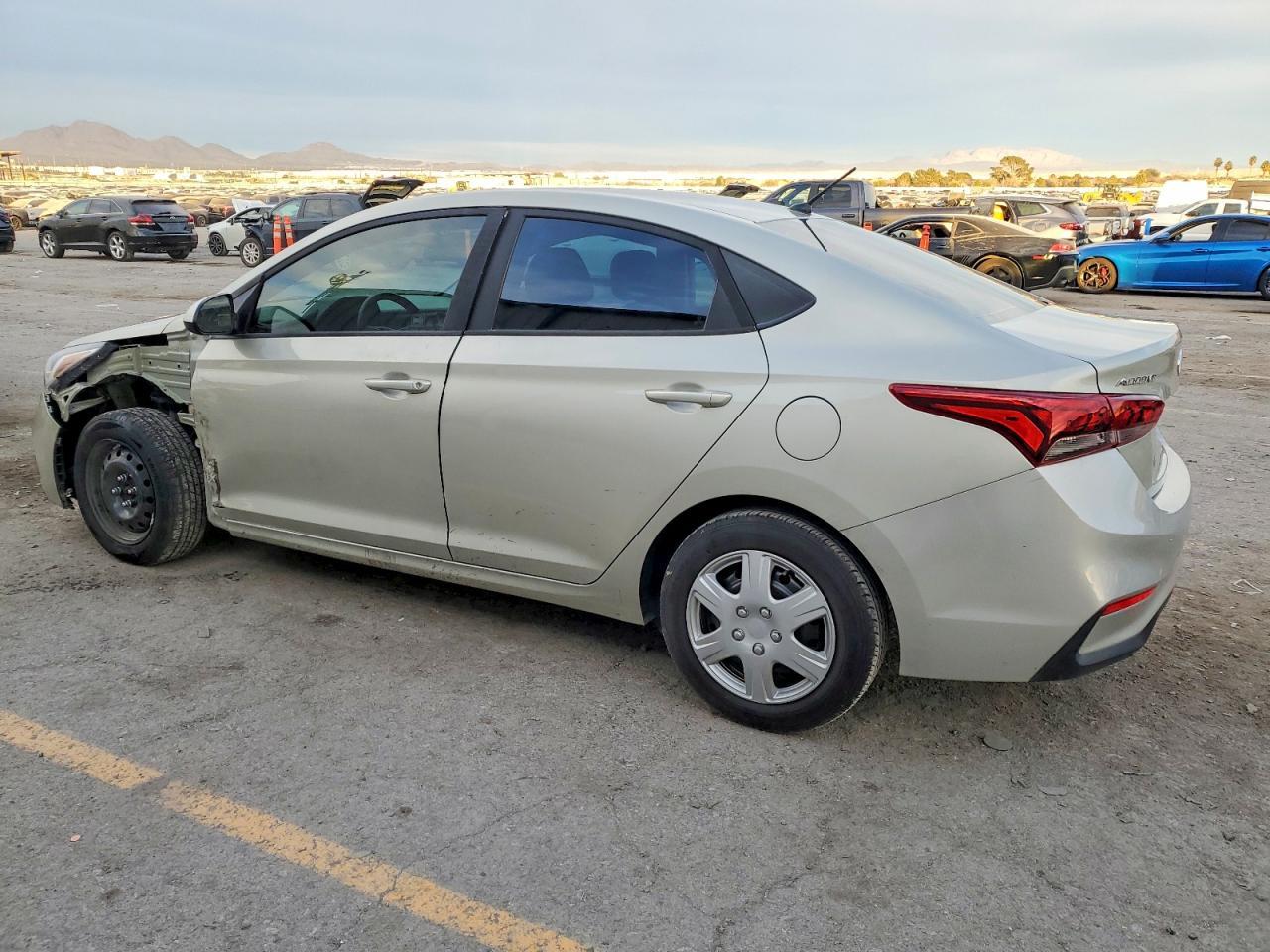 2019 Hyundai Accent Se - Image 2