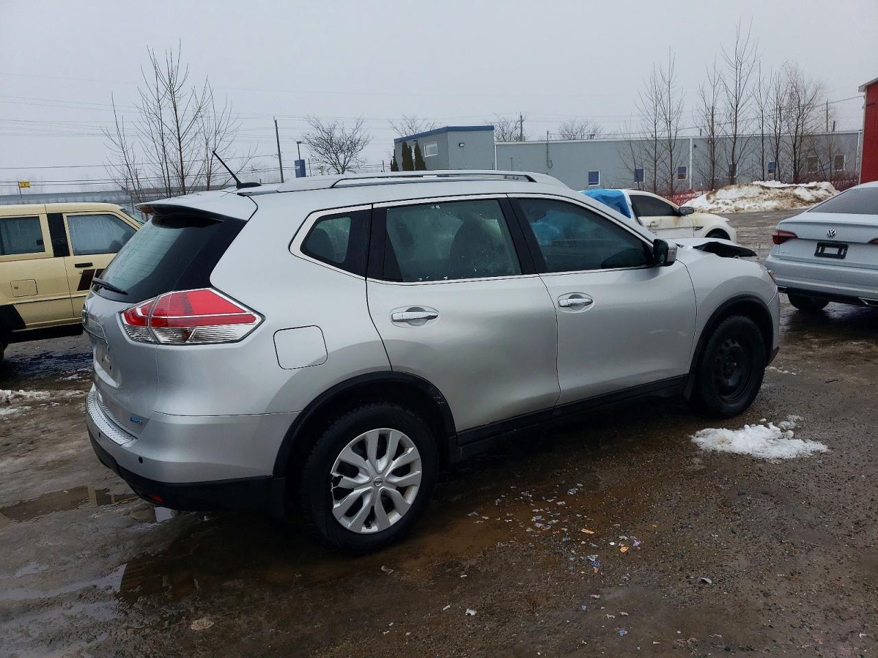 2015 Nissan Rogue S - Фото 3