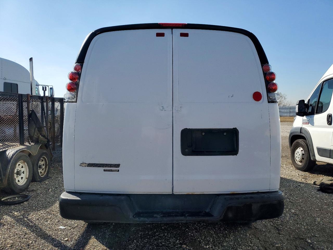 2013 Chevrolet Express G2500 - Фото 6