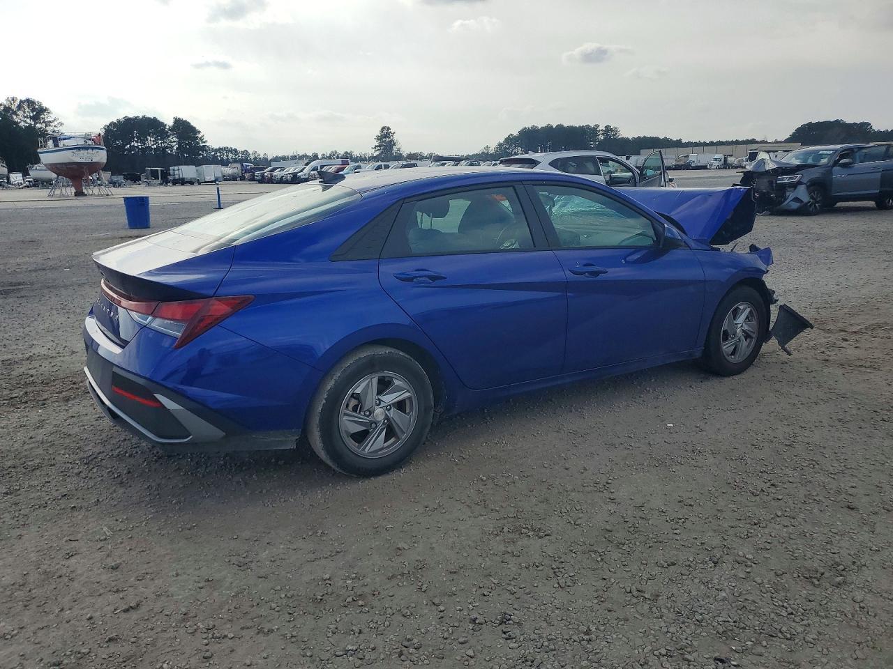 2024 Hyundai Elantra Se - Фото 3