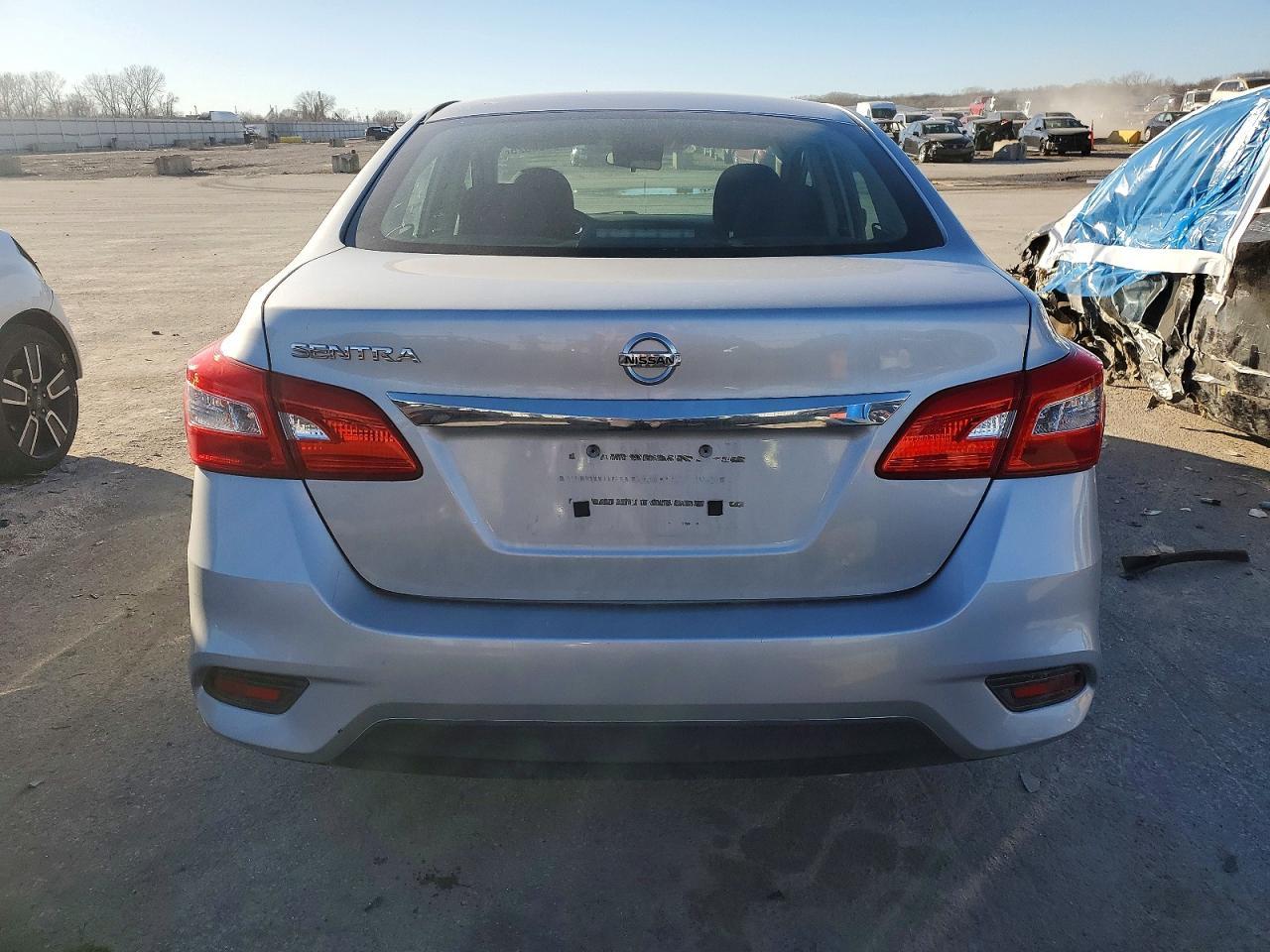 2017 Nissan Sentra S - Image 6