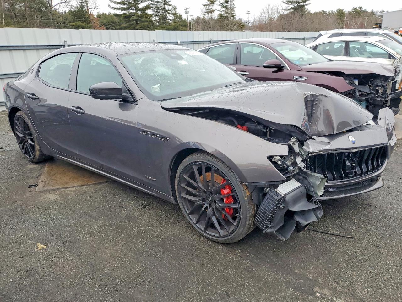 2020 Maserati Ghibli S - Фото 4