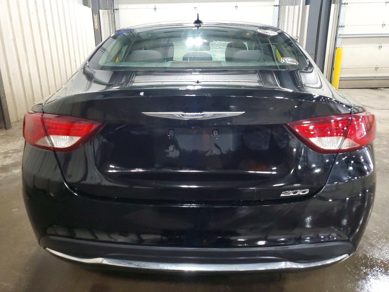 2015 Chrysler 200 Limited - Фото 6