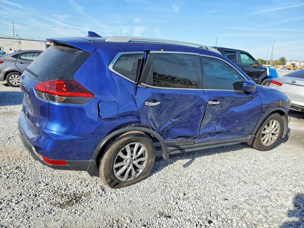 2018 Nissan Rogue S - Image 3
