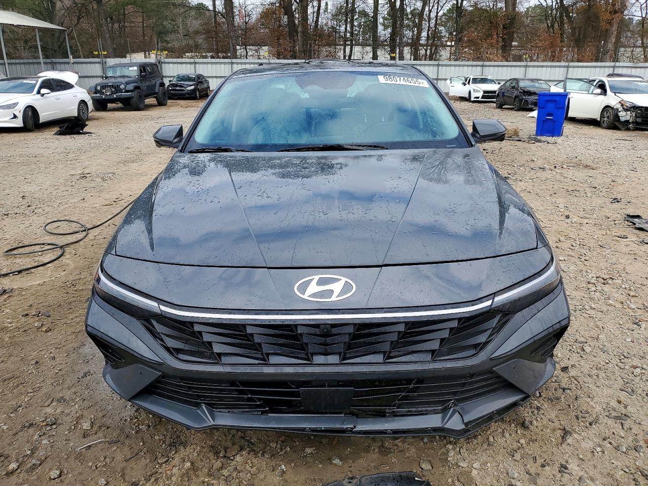 2024 Hyundai Elantra Limited - Image 5
