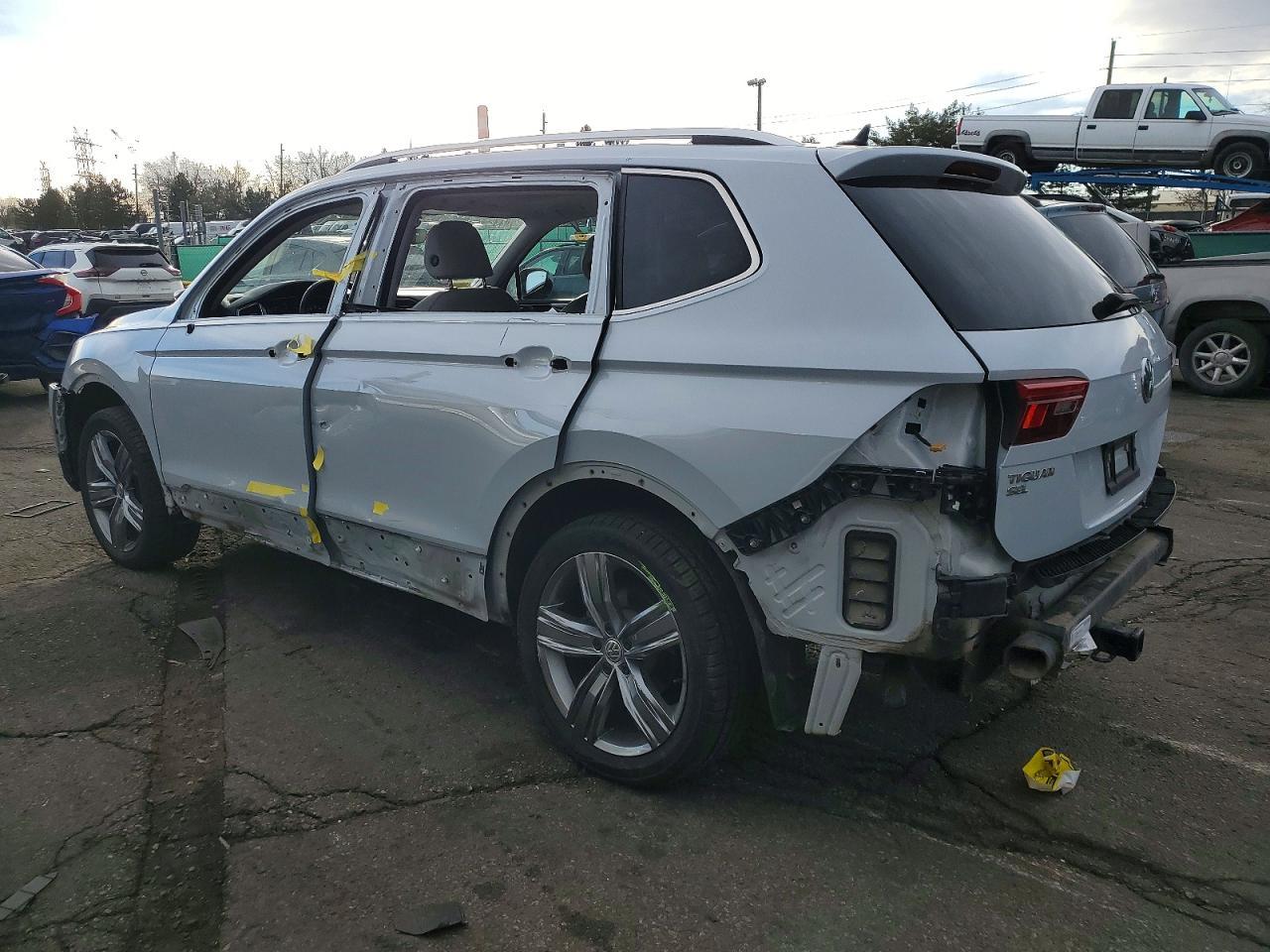 2018 Volkswagen Tiguan Sel Premium - Image 2