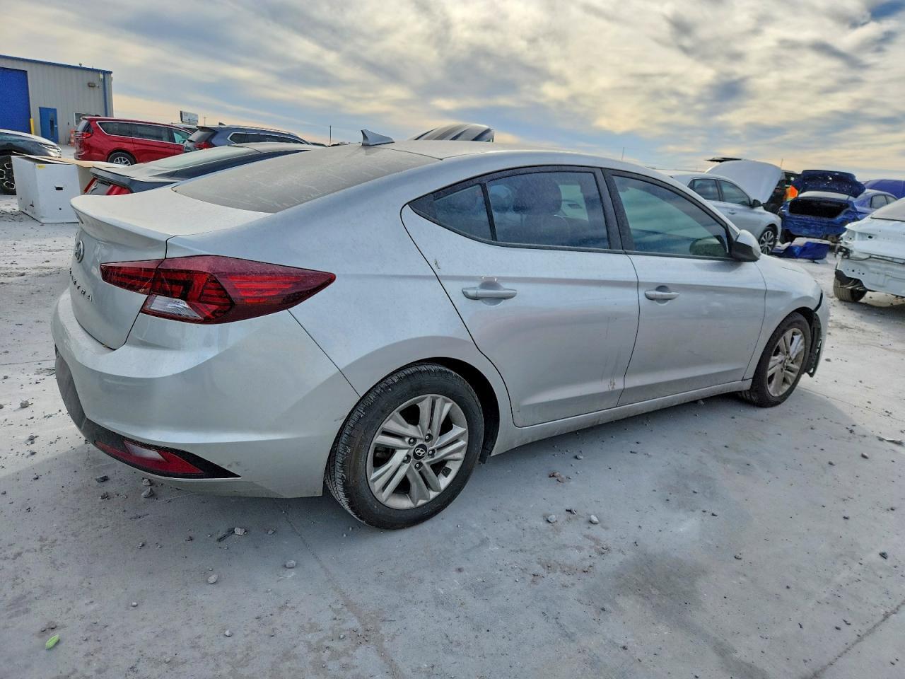 2019 Hyundai Elantra Sel - Image 3