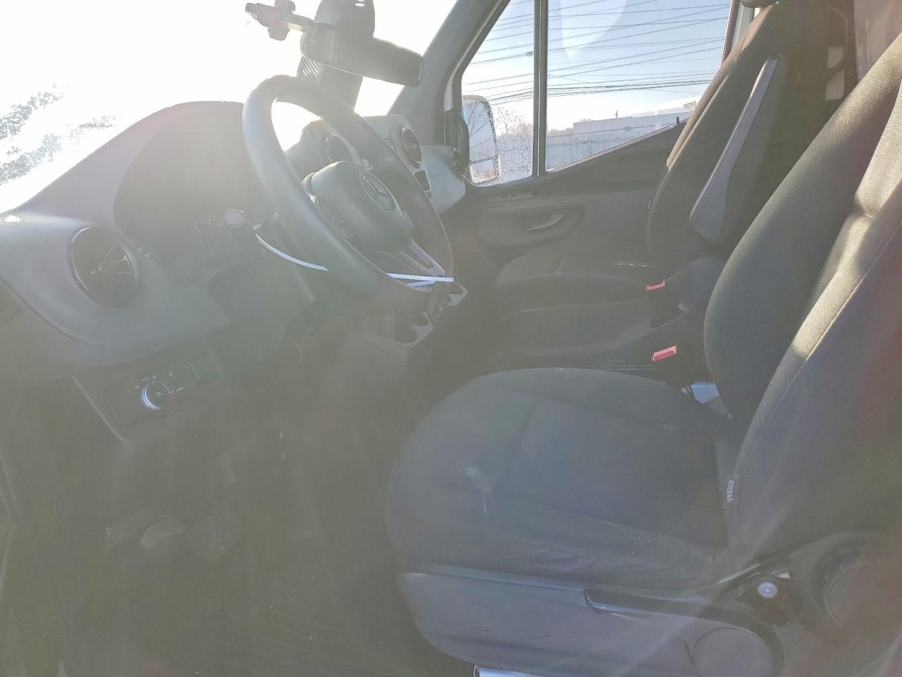 2021 Mercedes-Benz Sprinter 2500 - Фото 7