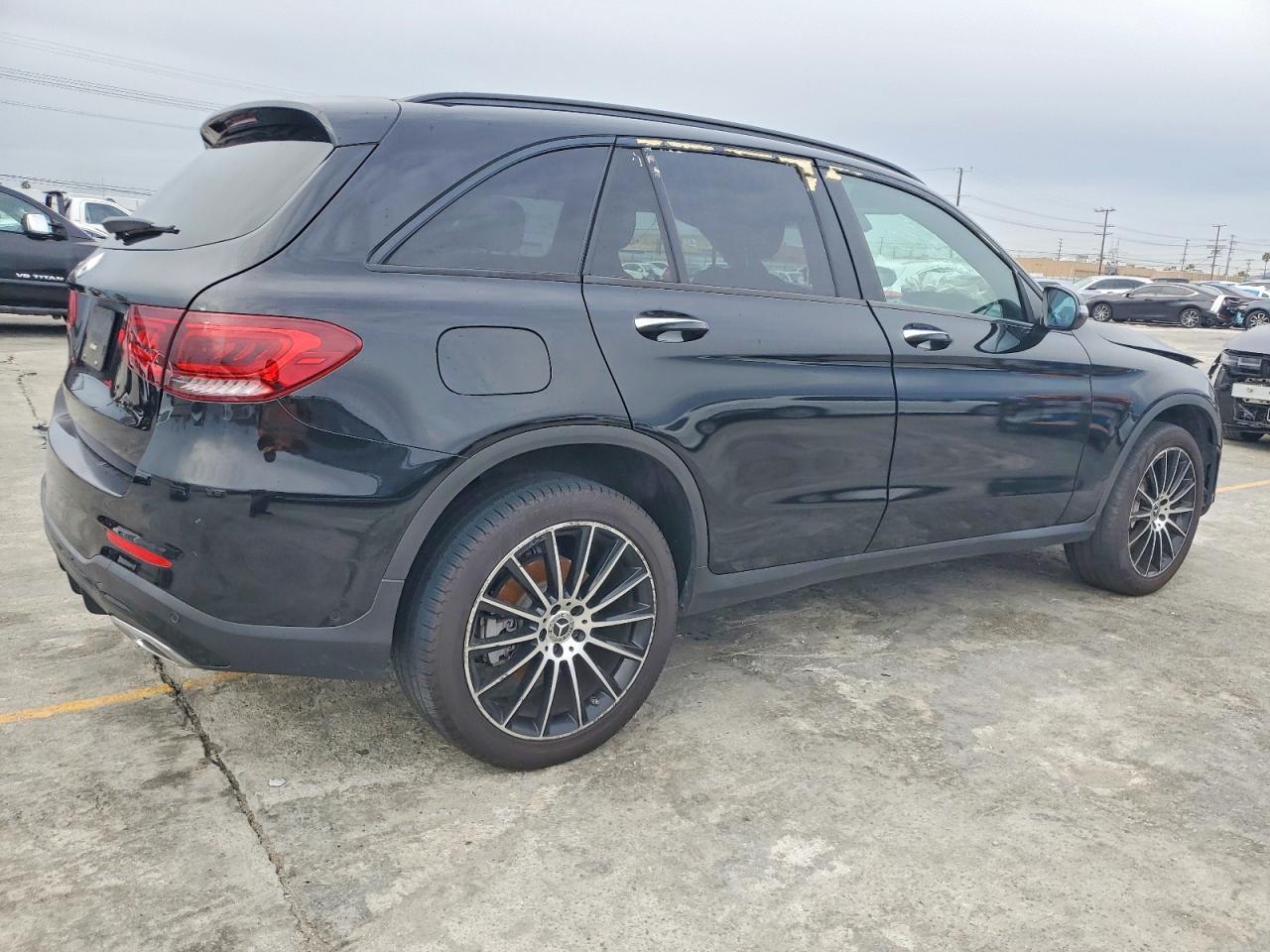 2022 Mercedes-Benz Glc 300 - Image 3