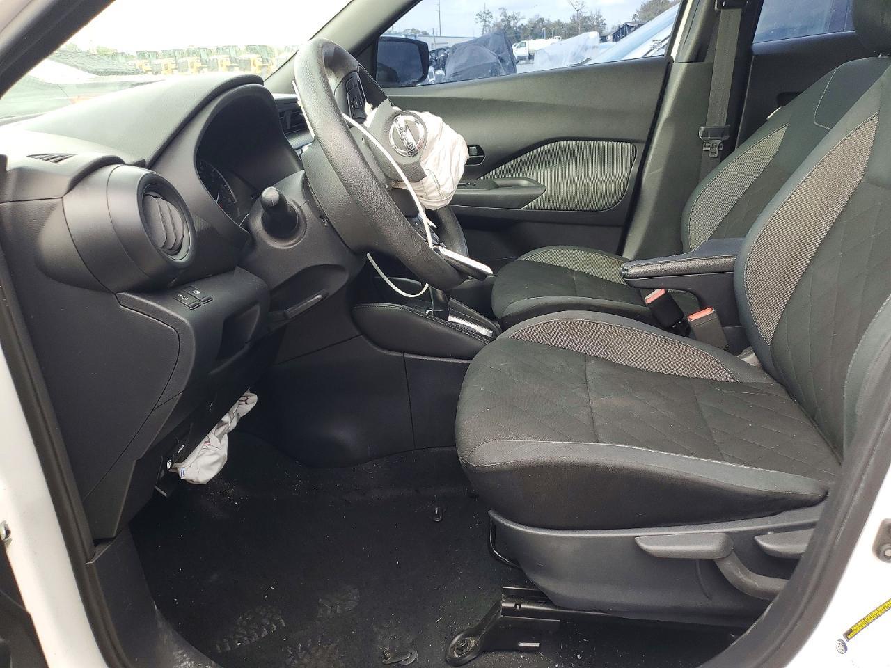 2019 Nissan Kicks S - Image 7