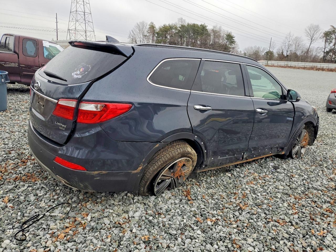 2014 Hyundai Santa Fe Limited - Image 3
