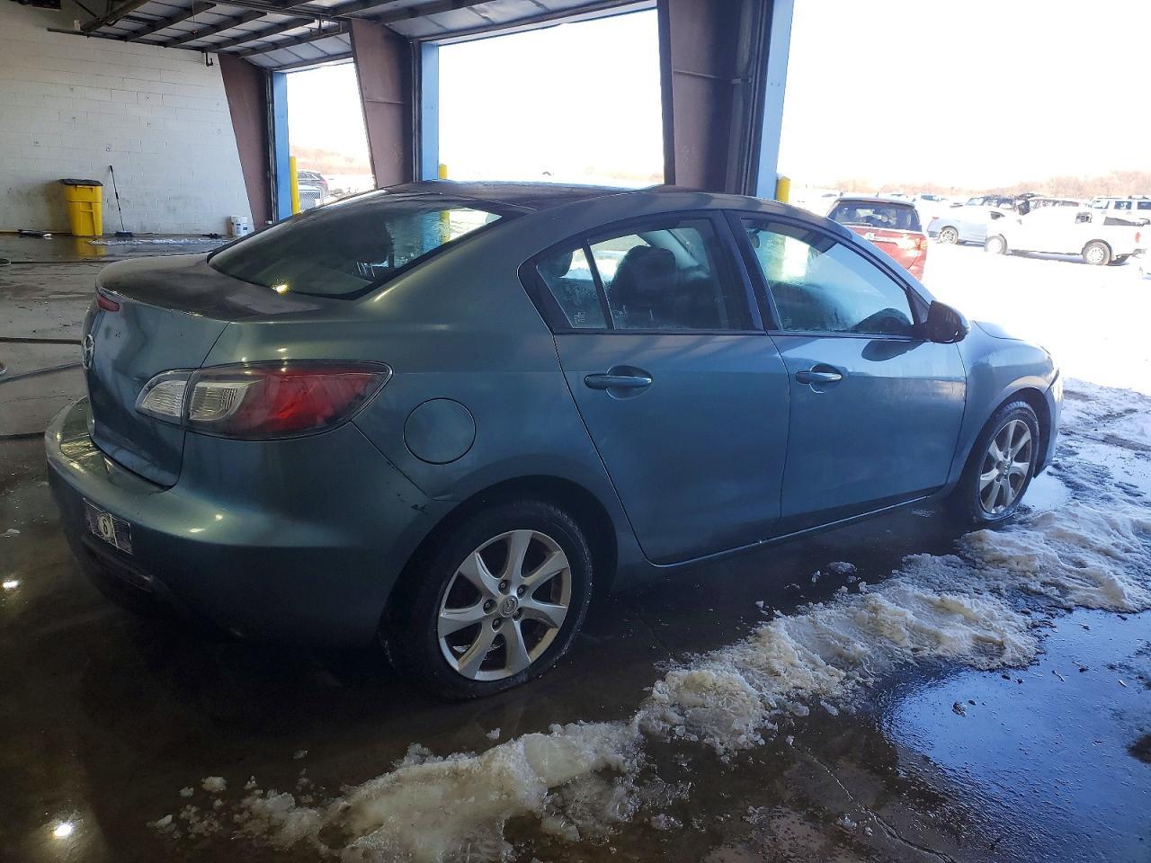 2010 Mazda 3 I - Image 3