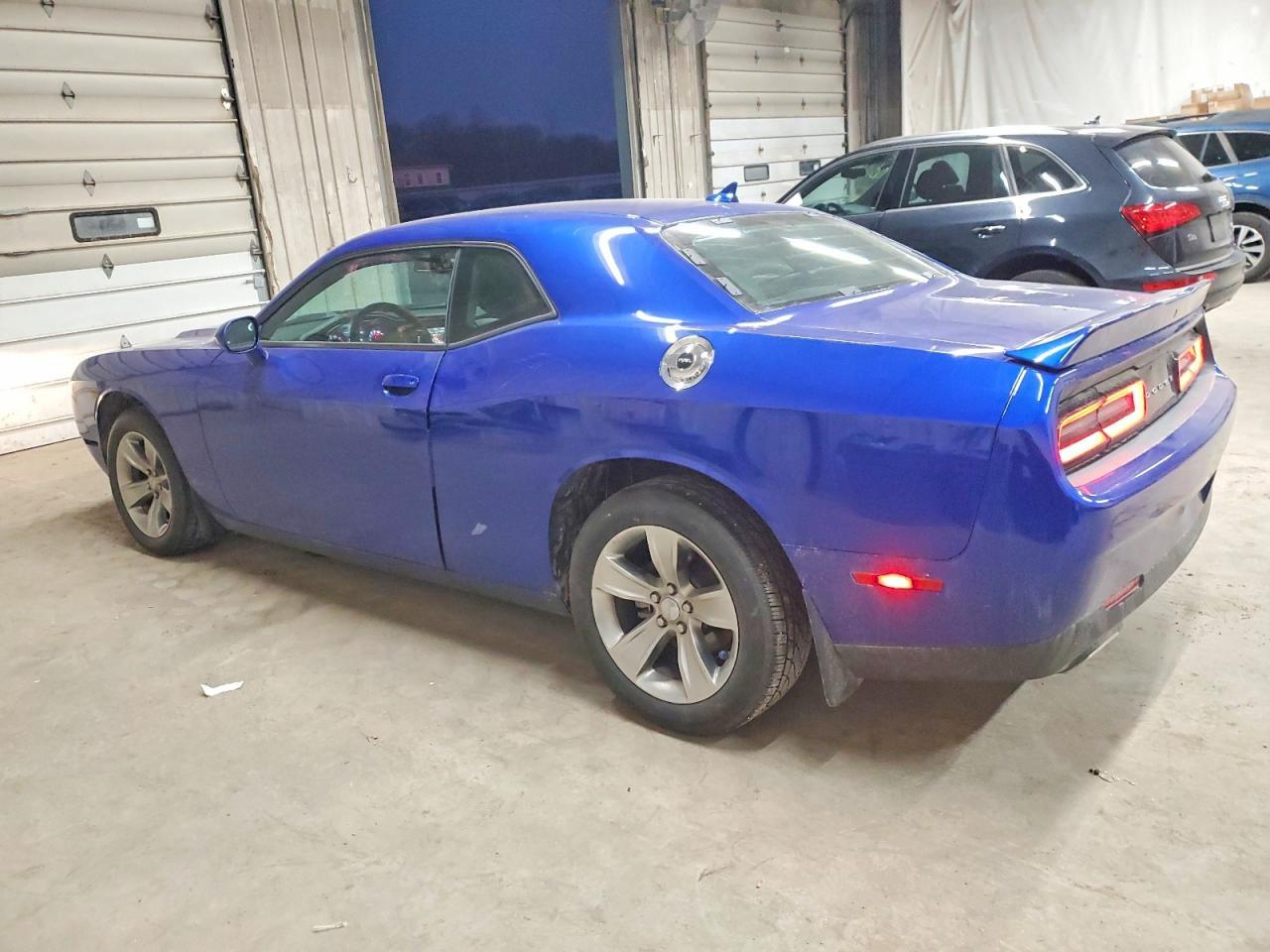 2022 Dodge Challenger Sxt - Фото 2