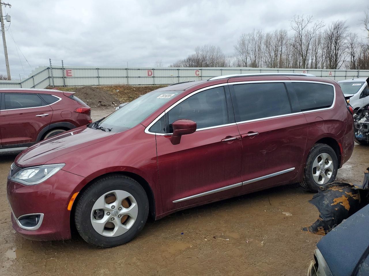 2017 Chrysler Pacifica Touring L Plus