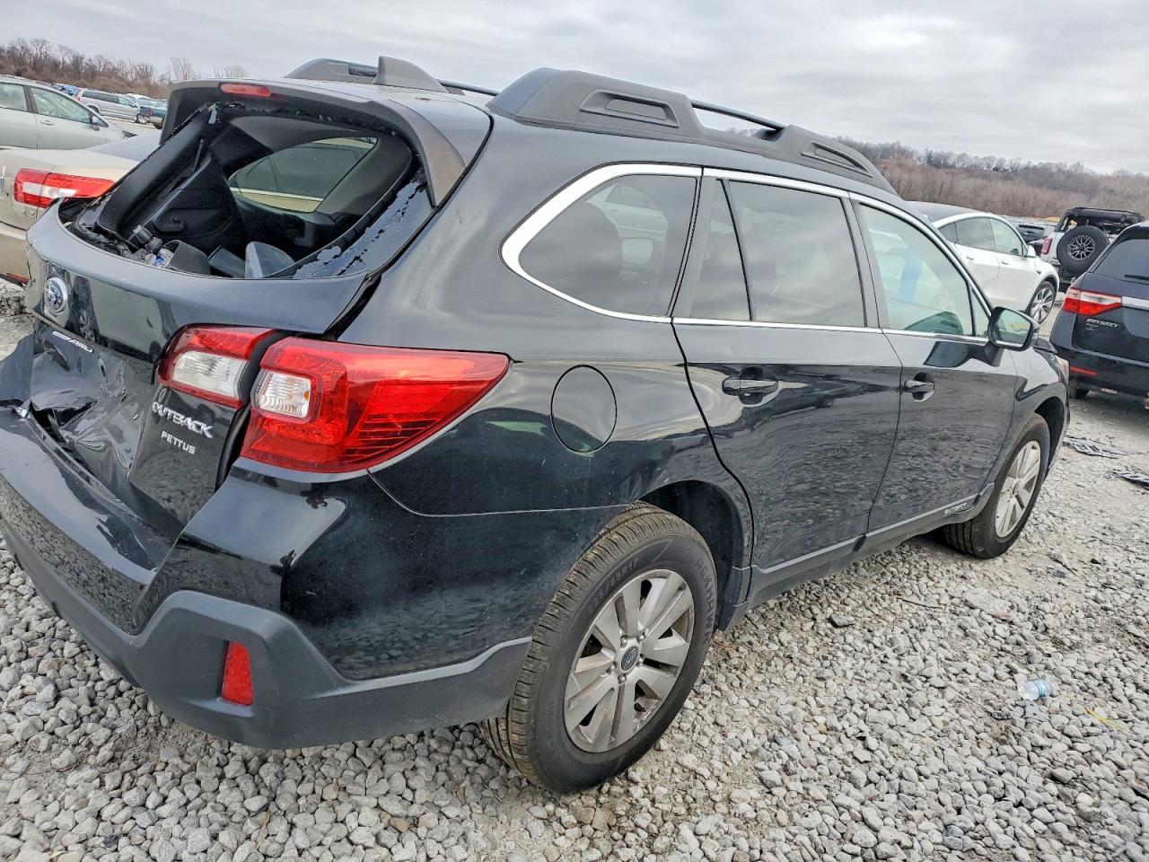 2019 Subaru Outback 2.5I Premium - Image 3