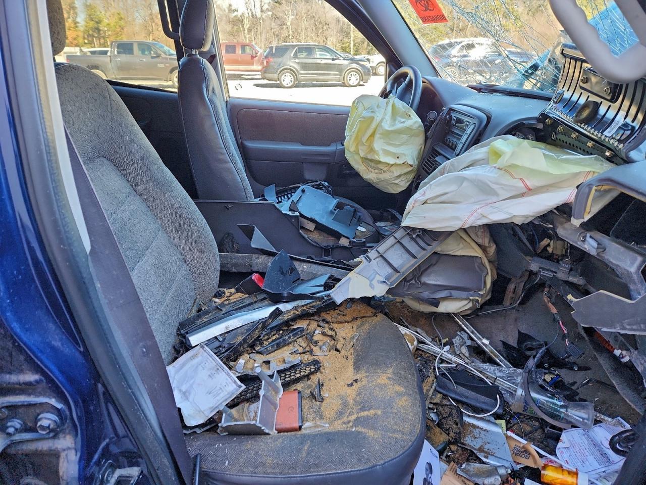 2004 Ford Explorer Xls - Image 7