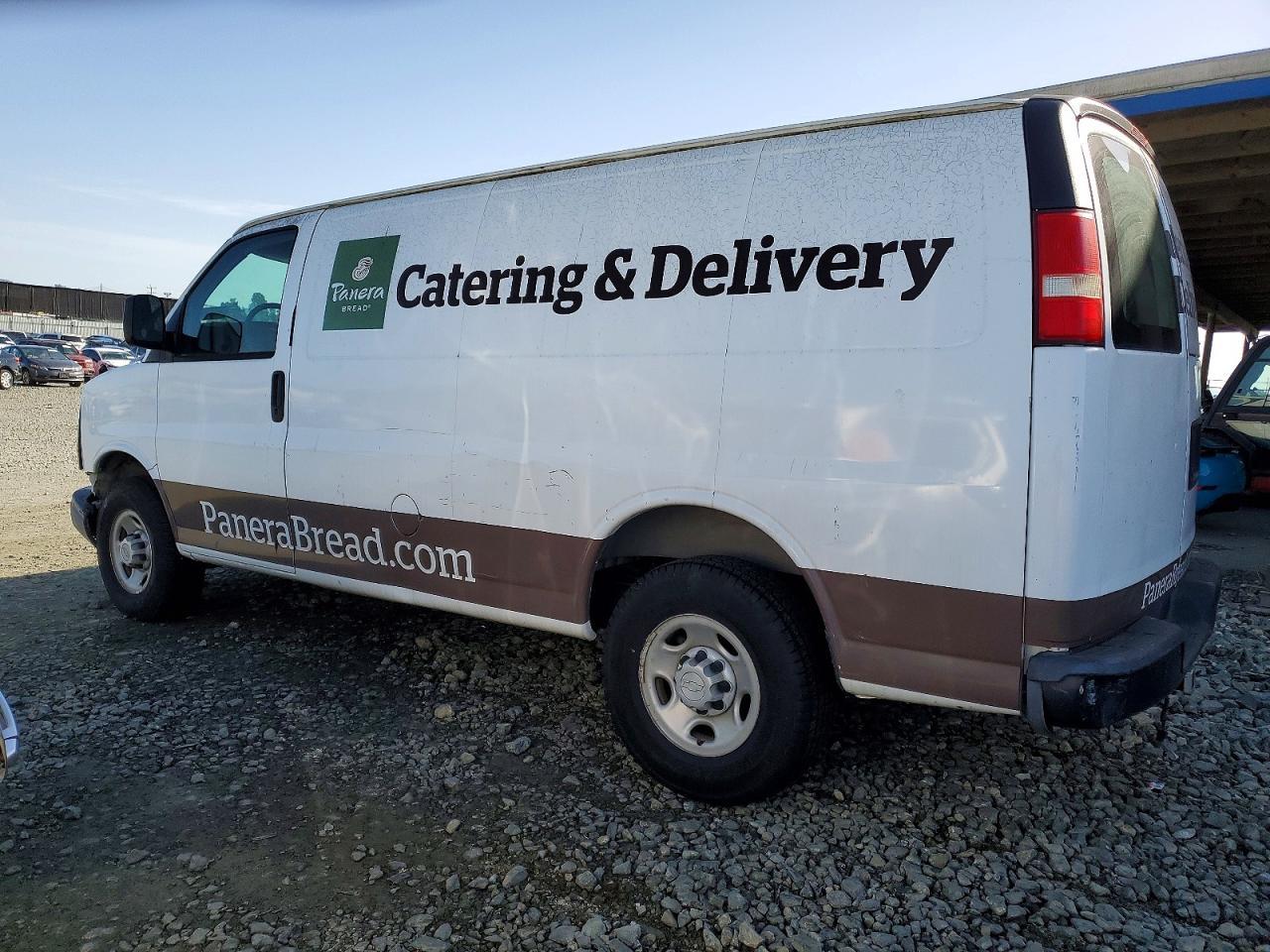 2005 Chevrolet Express 2500 - Фото 2