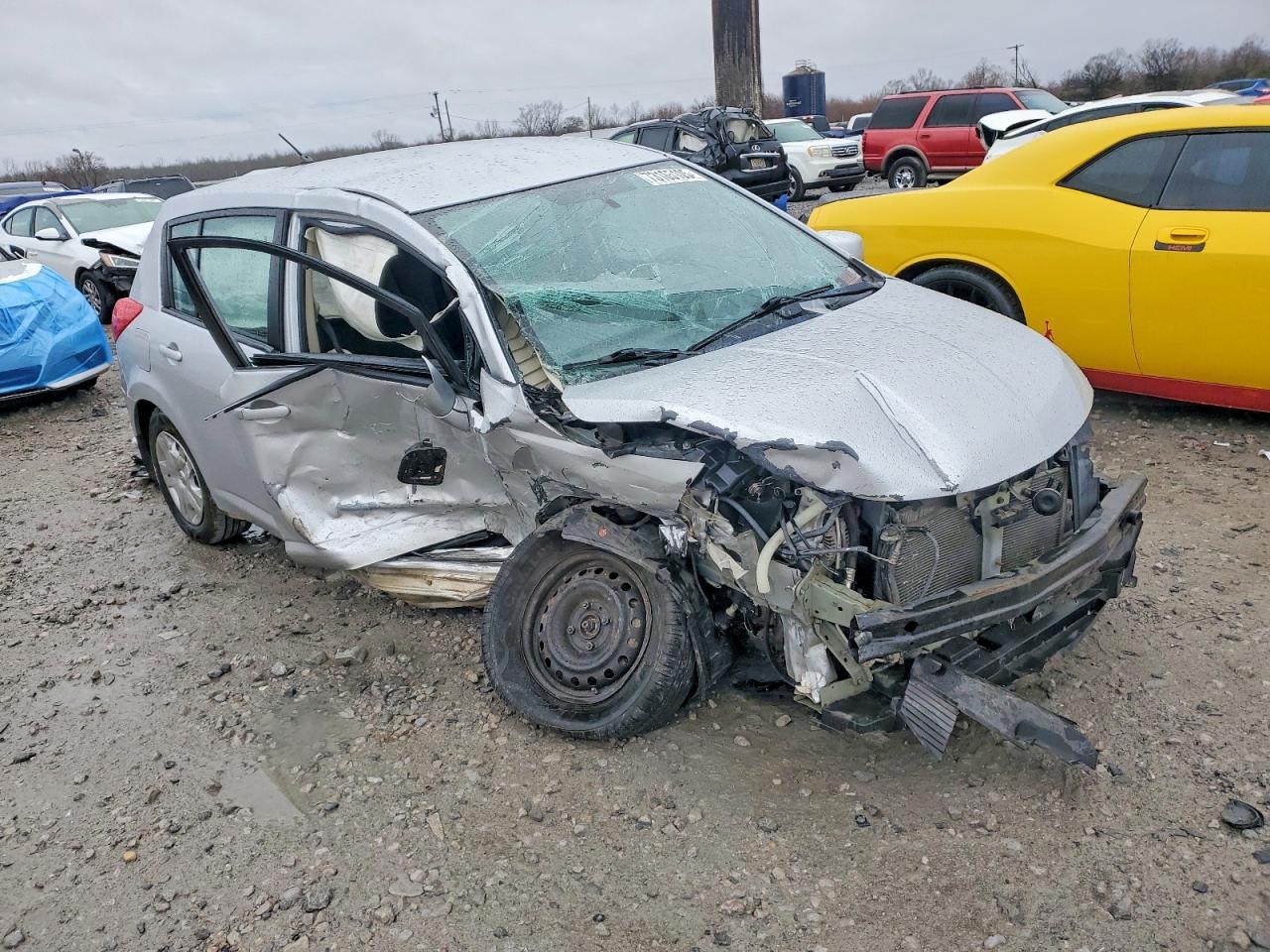 2010 Niss Versa S - Фото 4