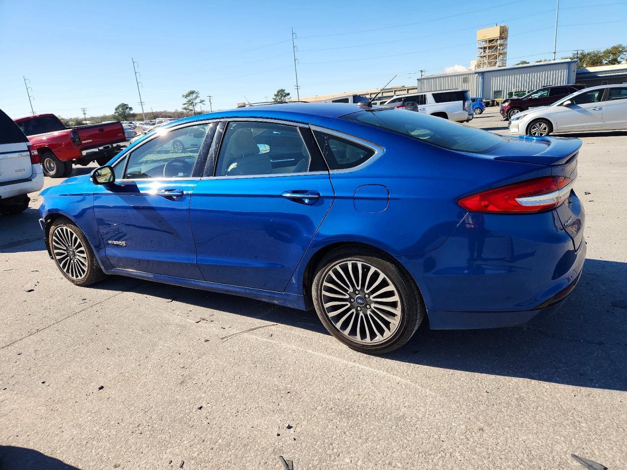 2018 Ford Fusion Titanium/Platinum Hev - Фото 2