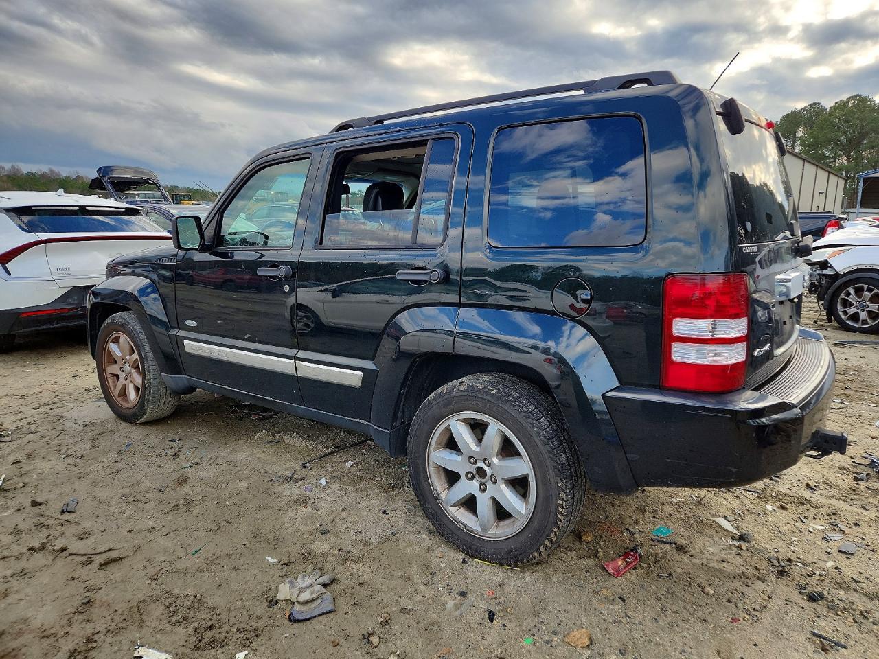 2012 Jeep Liberty Sport - Фото 2