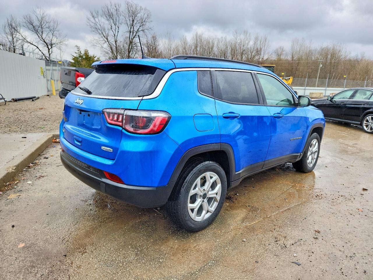 2025 Jeep Compass Latitude - Фото 3