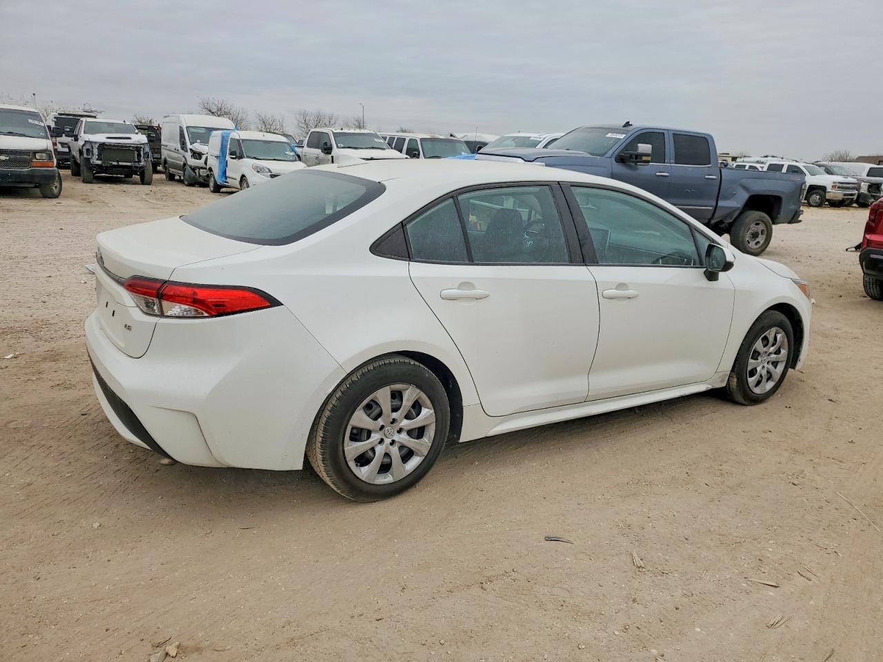 2020 Toyota Corolla Le - Фото 3