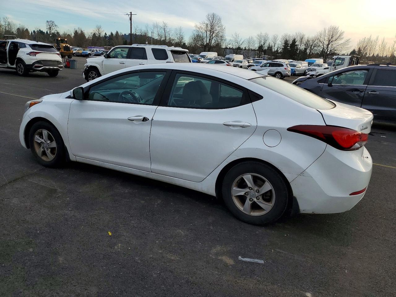 2015 Hyundai Elantra Se - Image 2
