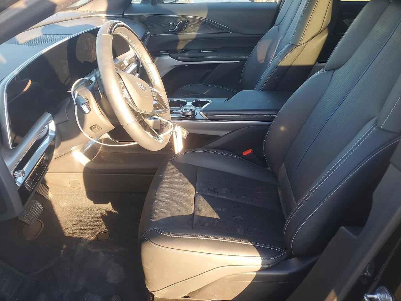 2024 Cadillac Lyriq Sport - Image 7