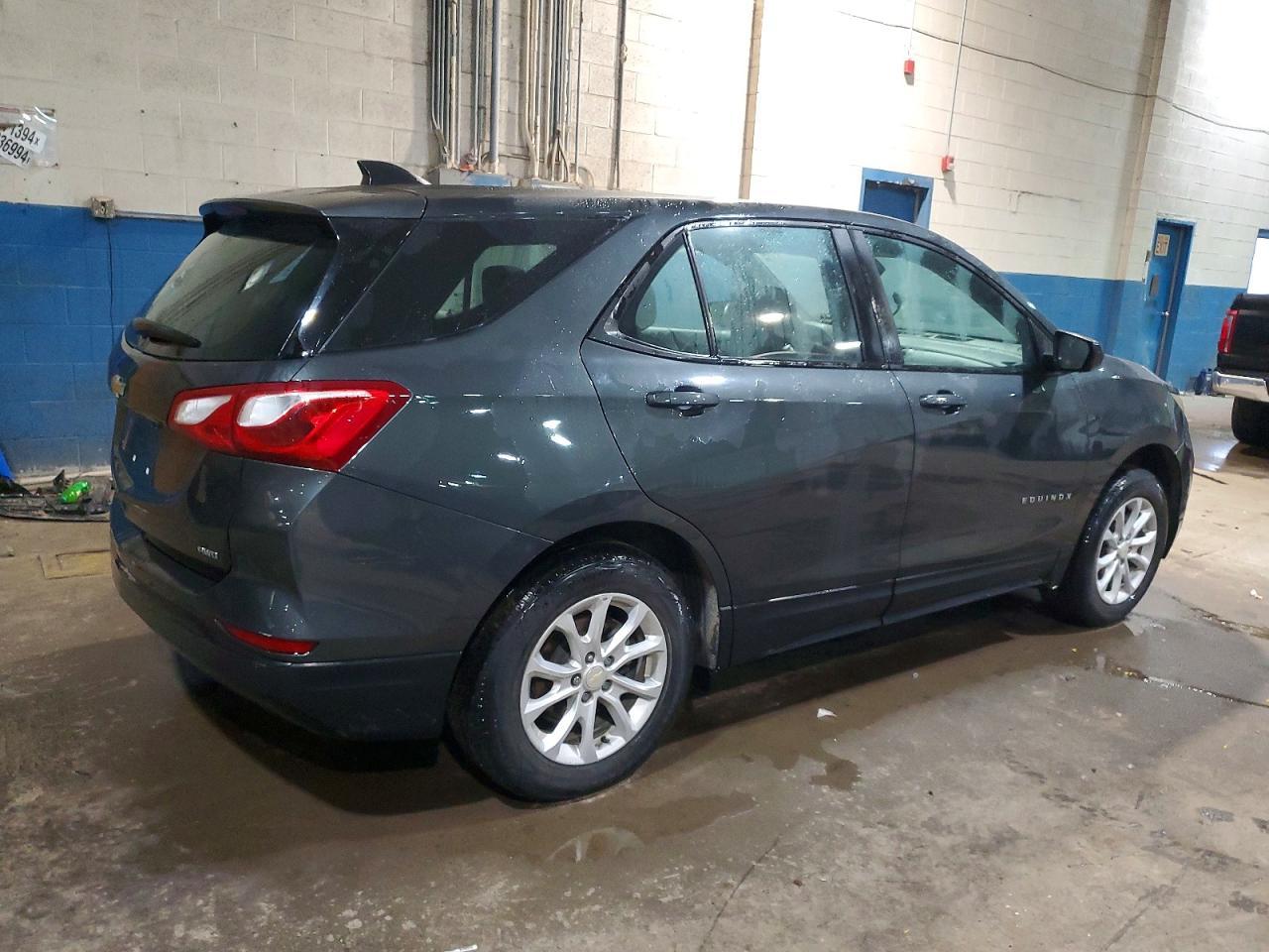 2020 Chevrolet Equinox Ls - Фото 3