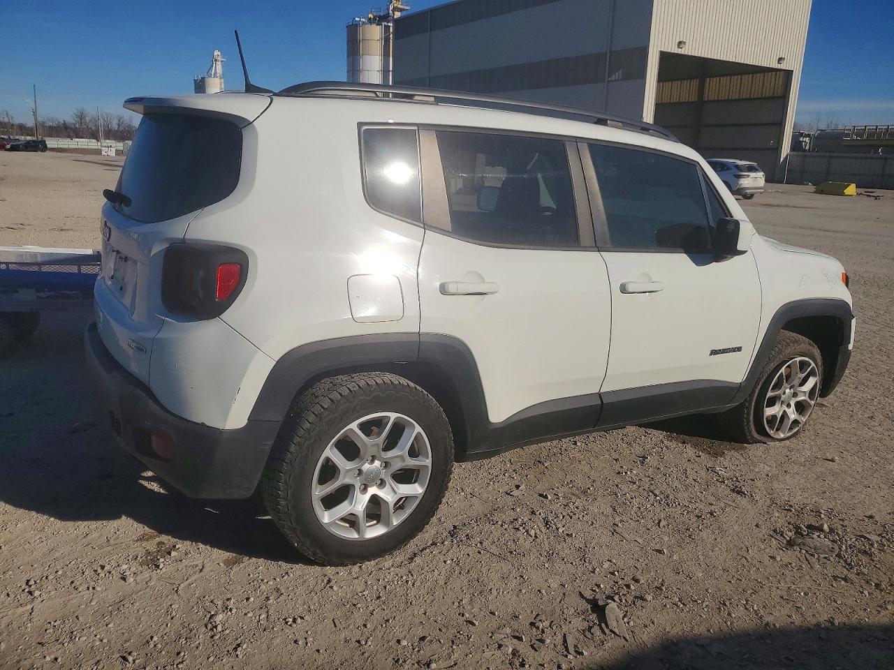2018 Jeep Renegade - Image 3