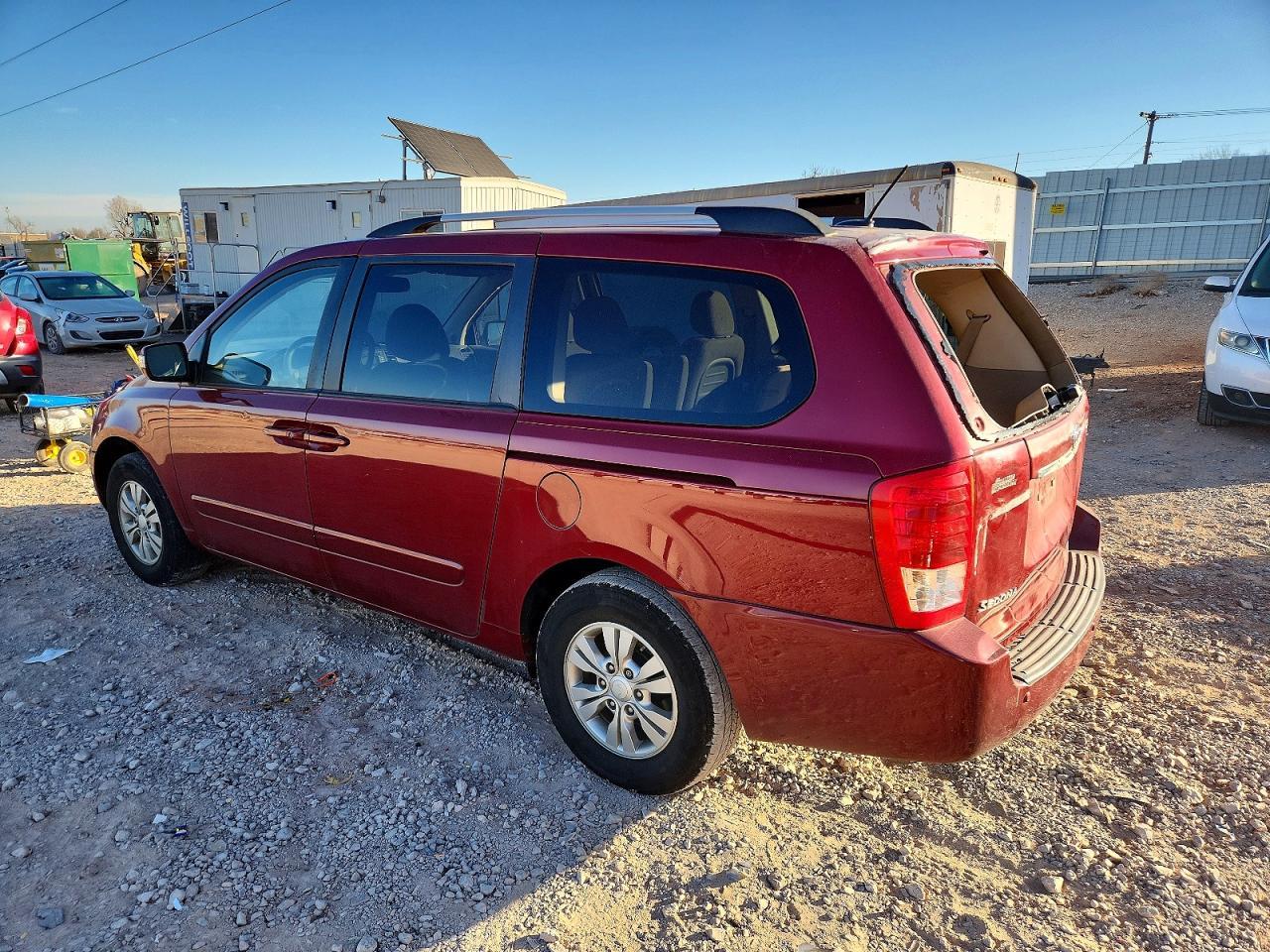 2012 Kia Sedona Lx - Фото 2