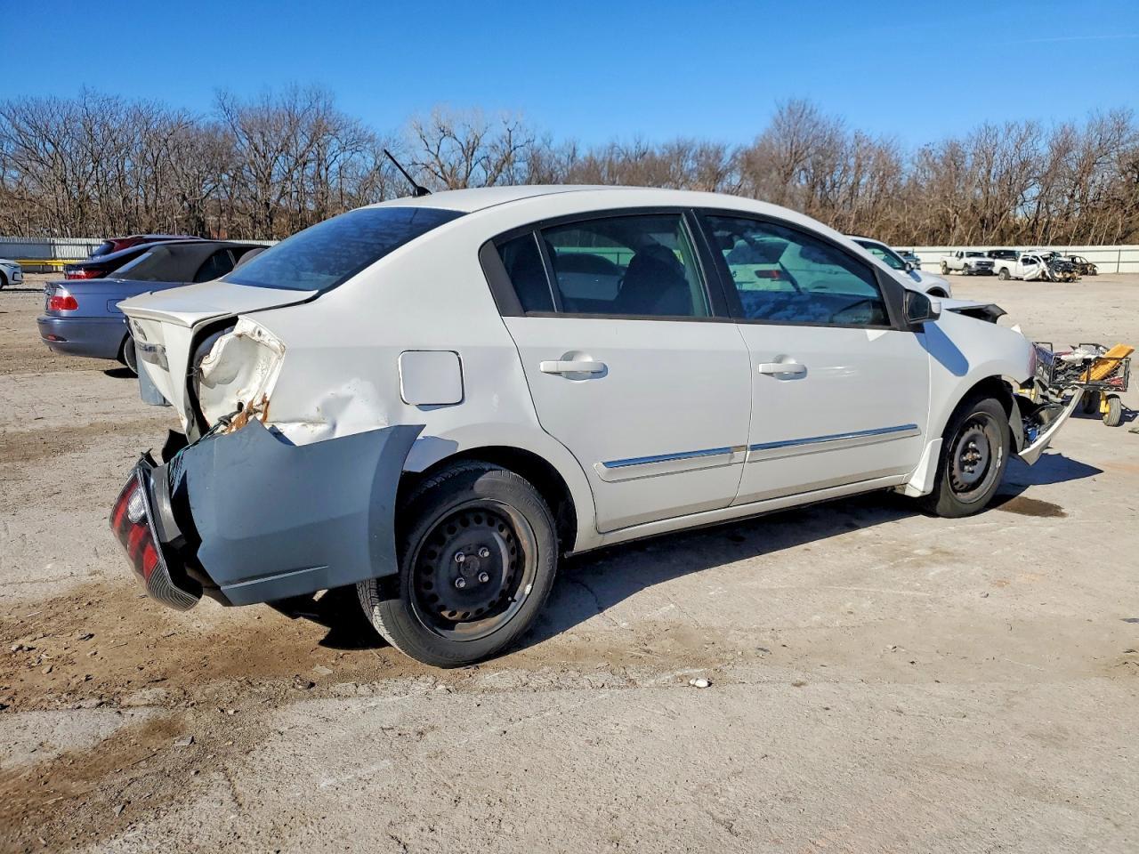 2010 Nissan Sentra 2.0 - Фото 3