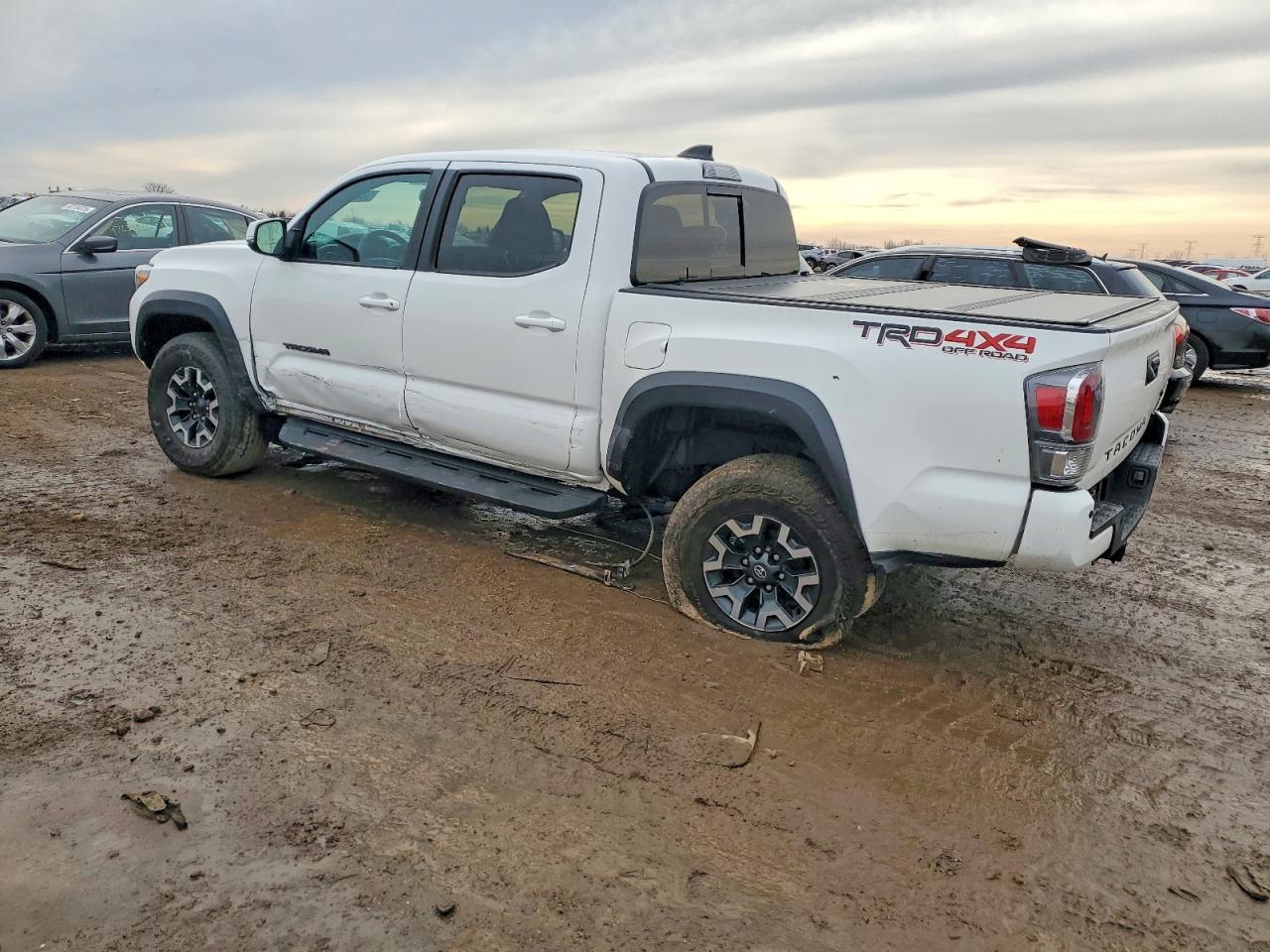 2023 Toyota Tacoma - Фото 2